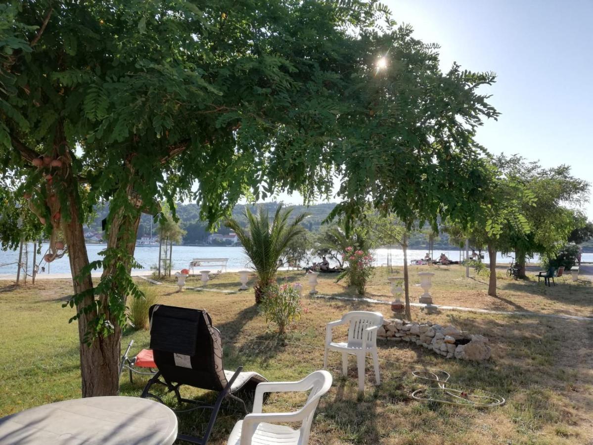 Apartman Andela Preko Exteriér fotografie