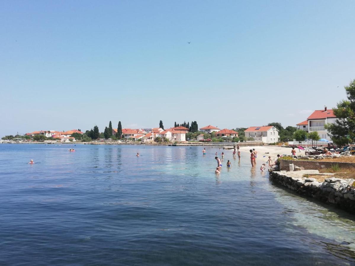 Apartman Andela Preko Exteriér fotografie